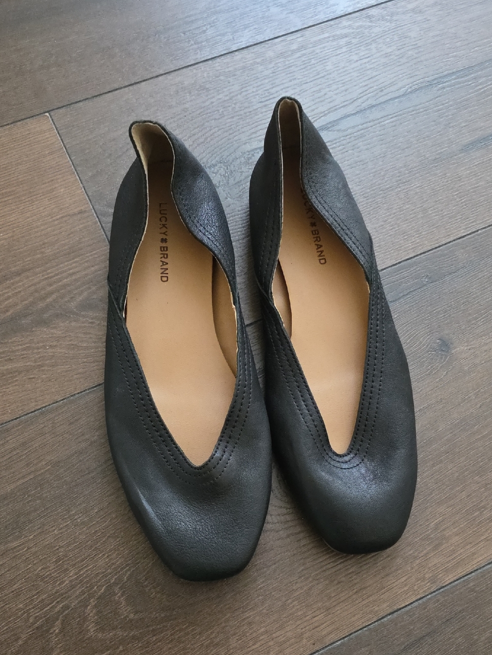 Lucky Brand Black Leather V-Slit Ballet Flats